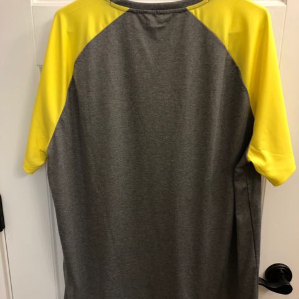 Calvin Klein Men's Short Sleeve Dryfit Shirt XL